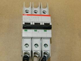 2cds273337r0217 Abb Su203m-k1 E212323 K1a Miniature Circuit Breaker