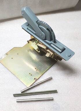 1494d-n4 Allen-bradley Ser A Circuit Breaker Operator Mechanism Used