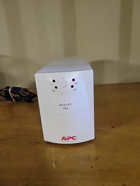 Nb0138161446 Apc Back-ups Pro 650 For Repair