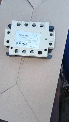Rz3a40a55 Carlo Gavazzi Three-phase Solid-state Relay 24-440v Ac 55a 4-32v Dc /t2uk
