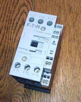 Cutler Hammer Xtcec025c10 Eaton 3 Pole 600v. Contactor 120v Coil 15 Hp 480v