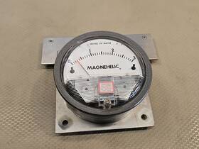2003-lt Dwyer 2003 Magnehelic Differential Pressure Gauge
