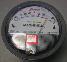 2300-0-nist Dwyer / 23000nist Used Inches Of Water 4.75 Inch Across