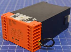 Bd5935.48 E. Dold & Sohne / Relay Safety Module 3 24vdc Pip And Kg