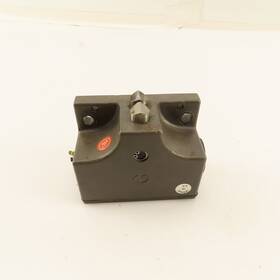 Sn02d12-mc907 Euchner 230v Ac 24v Dc 2 Position Chisel Tip Limit Switch