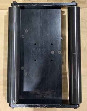 0586-0003 Fife Linear Race Offset Pivot Guide