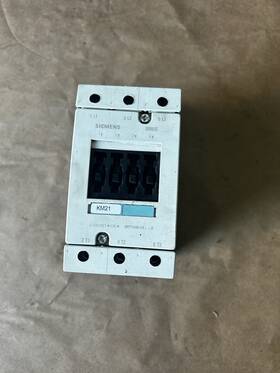 3rt1045-1ar60 Furnas Electric Co Siemens / 3rt10451ar60 Fast Free Shipping Used