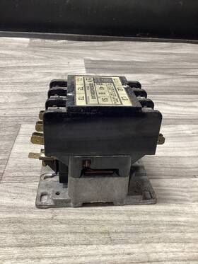 Cr353ad3bh1ab General Electric Contactor #103n63