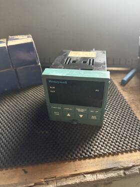 Dc200e-0-00a-1c0000-0 Honeywell Dc200e-0-00a Temp Controller