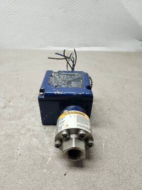 100p54cc6 Itt Used Adjustable Pressure Switch 50 To 300 Psig Model