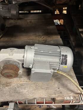 Gfl05-2m-hcr-080c32-002e Lenze -90l/4-tf 3term Motor Used