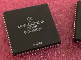 Mc68882fn25a Motorola 2pcs Mototla Hcmos Enhanced Floating-point Coprocessor