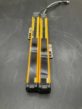 4ra0350 Omron F3sg 30 Light Curtain Emitter And Receiver Set - Used