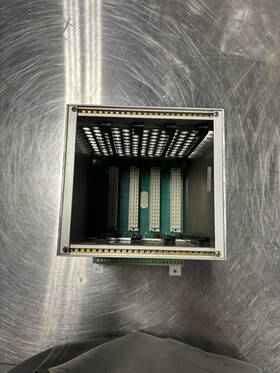 933.77.04 Reliance Electric Four Slot Rack Enclosure