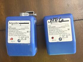 Ap33a000e Schneider Electric Lot Of 2 / Used M3
