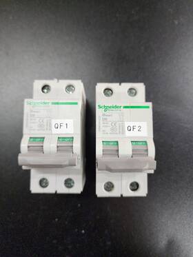 Osmc65h2d6 Schneider Electric Lot Of 2 Smart Circuit Breaker Switch 50hz 415v