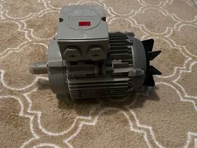 1le1001-1ab42-7fb4-z Siemens 1av2104b 1le10011ab427fb4-z Motor