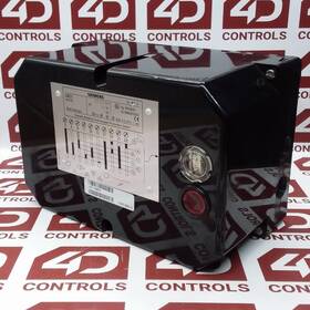 8853 Siemens Lec1/8853 Burner Control Unit Dual Fuel 240v Used