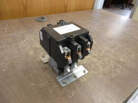 Len00e003240a Siemens Lighting And Heating Contactor 208/240v Coil 100a 600v Used