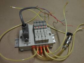 Ss5y3-45nfd-04d-n3 Smc Stacking Manifold With 4 Pcs Sy3140-5fud Solenoids