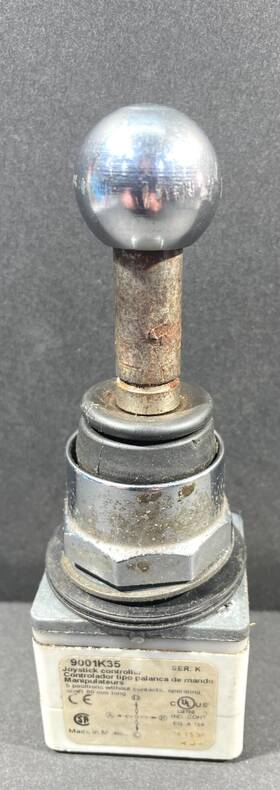 9001-k35 Square D 9001 K35 J Joy Stick Operator Scratches And Missing Boot Used Checked