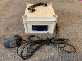 Dvt-4 Teledyne / Hastings 20 Torr Digital Vacuum Gauge With Cables Plumbed