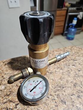 44-1112-24 Tescom Pressure Reducing Regulator 600 Psig Brass - Excellent Cond
