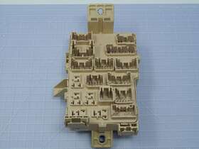 T106428 Toyota Pp-t20 Gf10 Interior Fuse Box