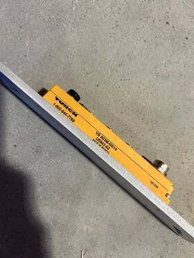 803m-bs14 Turck Junction Block 8-3 Pin M8 / 14 M16 10-48vdc Vb U0943-62