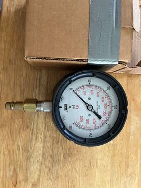 9836883 Wika Pressure Gauge Open Box 4.5 Inch 223.34 1/2 L Connection