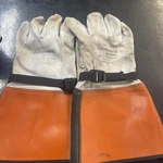 Honeywell Salisbury ILPG5S/9 Electrical Glove PROTECTOR,9-9 1/2, 14". Fixed Price $29.99.
