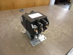 Siemens Lighting & Heating Contactor LEN00E003240A 208/240V Coil 100A 600V Used. Fixed Price $500.00.