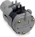 Honeywell RP670B1017 Pneumatic Switching Relay Dpdt 13 And Psi. Fixed Price $334.82.