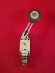 Yamatake-honeywell 5A-125VAC Limit Switch 1LS71-JWC. Fixed Price $25.00.